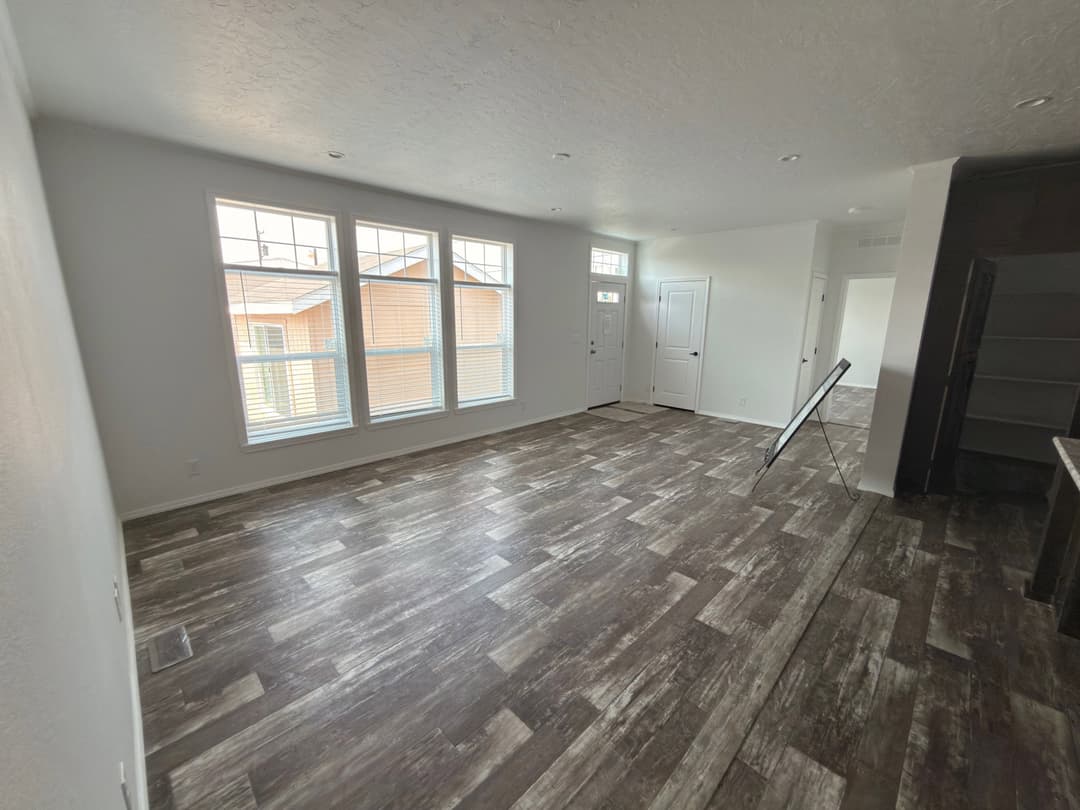 Hidden valley hv4663m interior home features