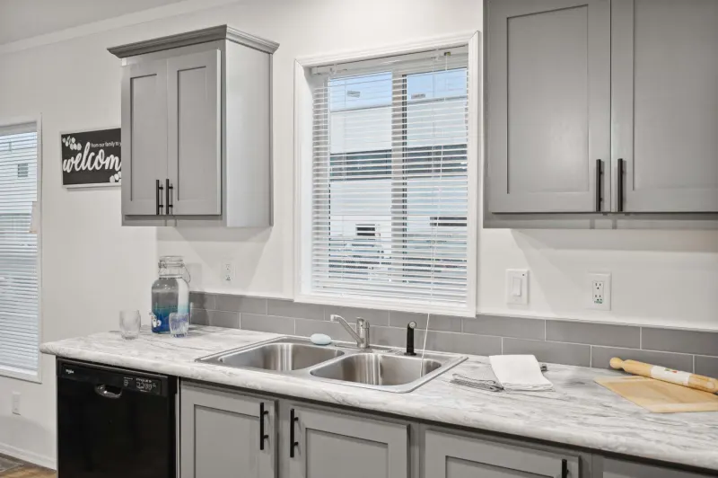 Millcreek 4400-6 kitchen home features