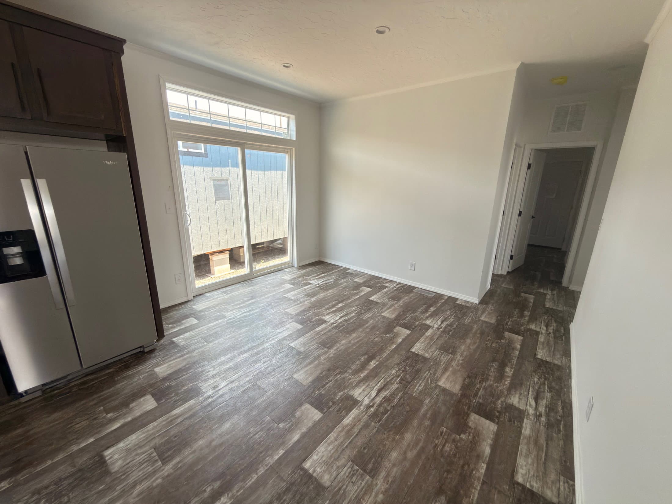Hidden valley hv4663m interior home features