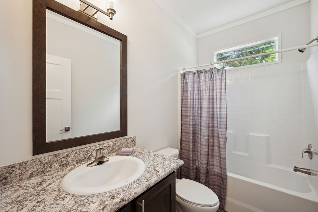 Hillcrest g865 bathroom home features