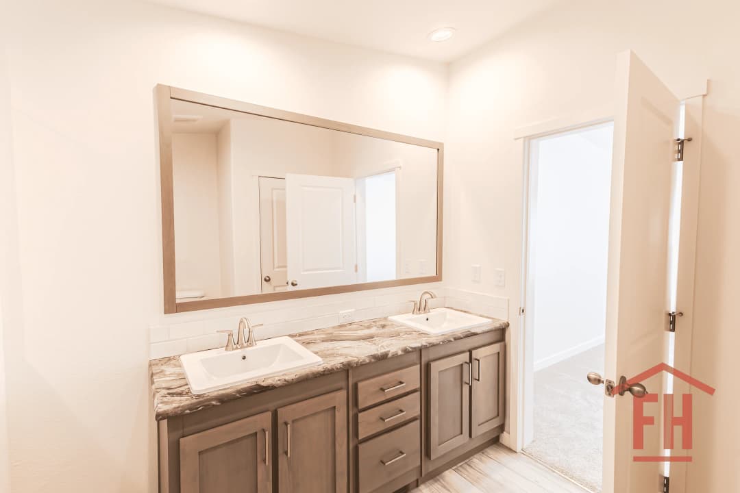 Columbia river multi-section 2017 bathroom home features