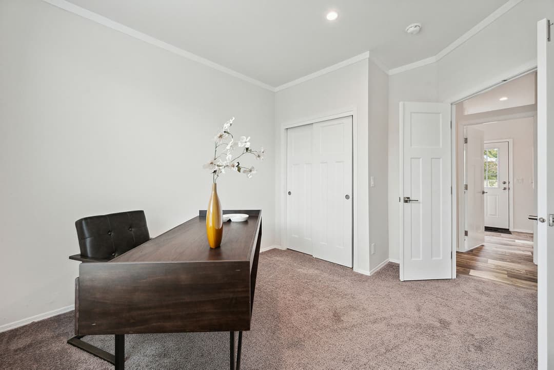 Hillcrest g865 interior home features