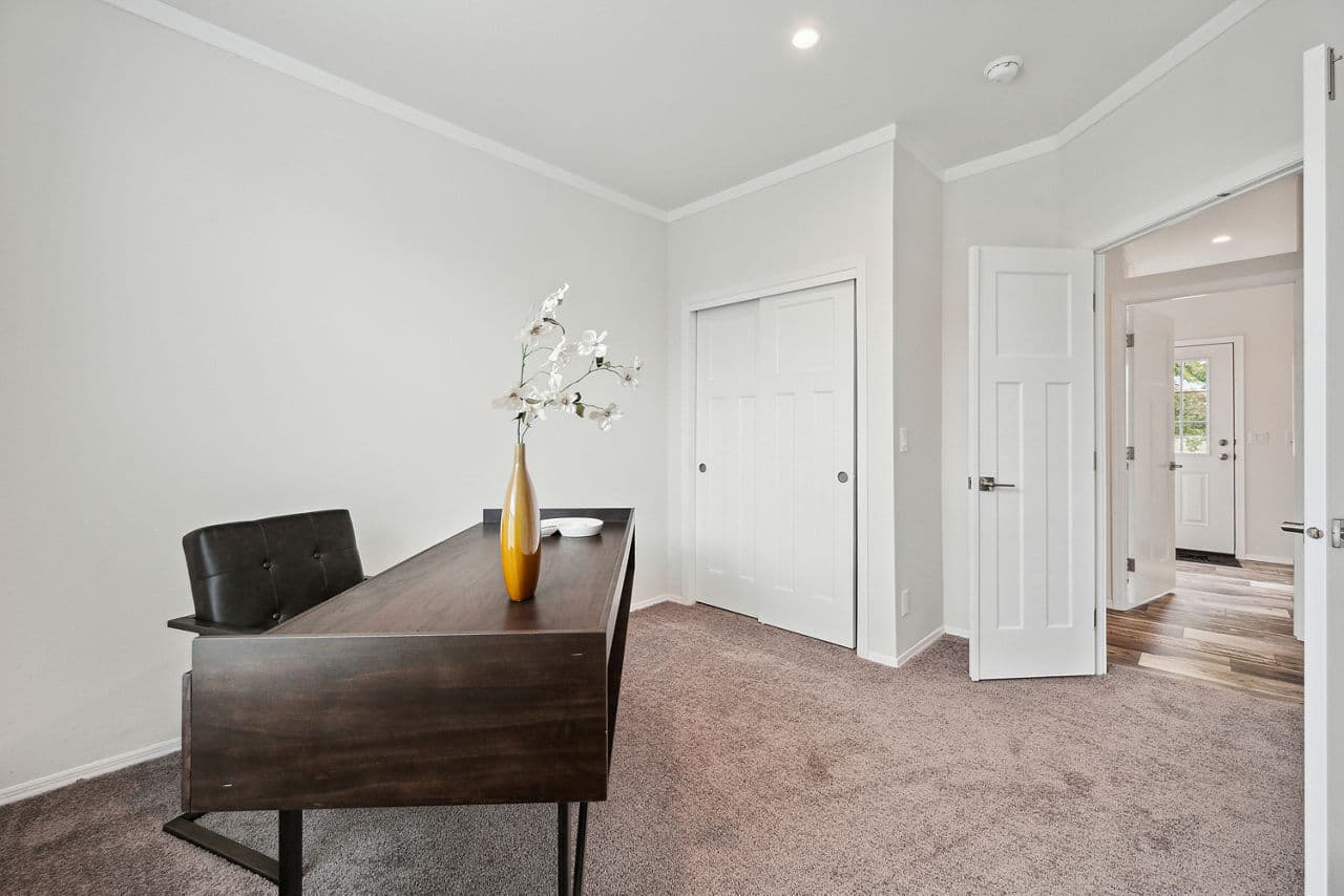 Hillcrest g865 interior home features