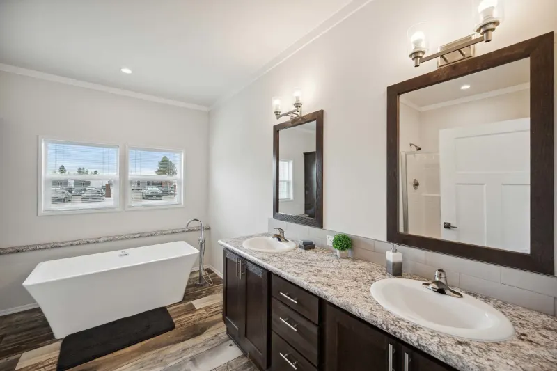 Hillcrest g865 bathroom home features