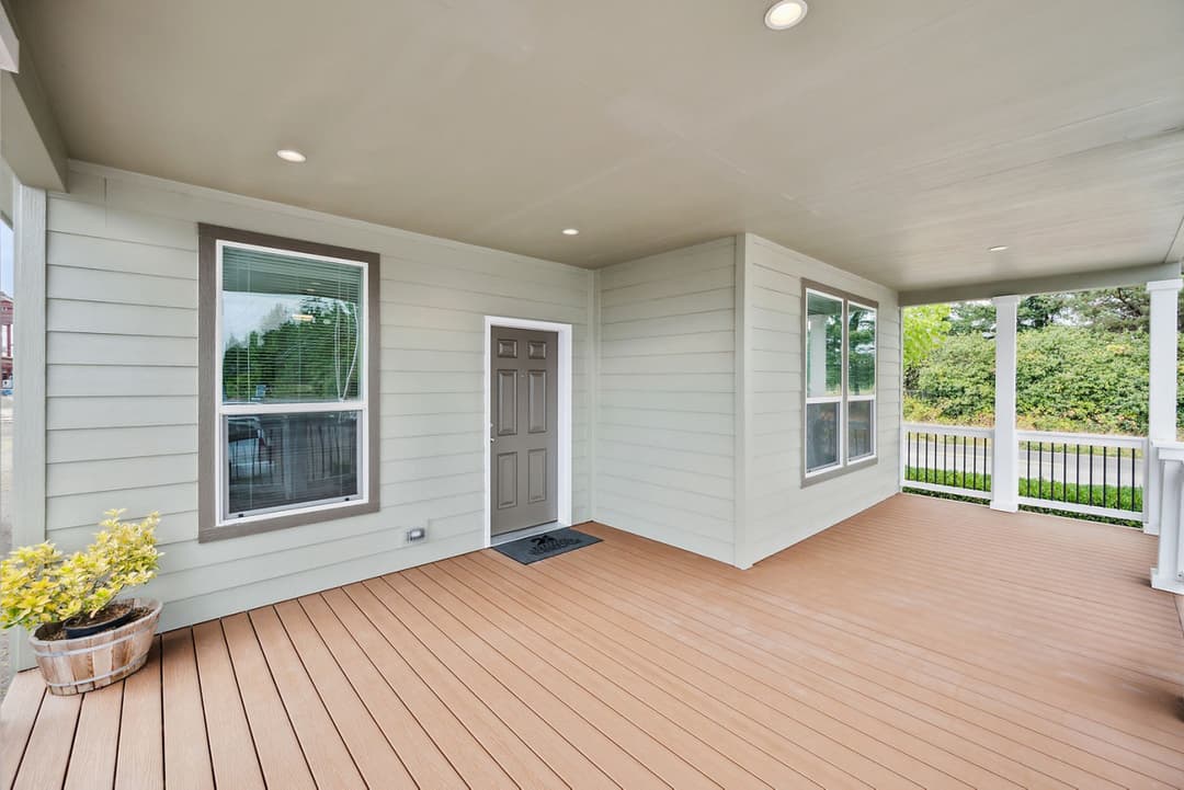 Hillcrest g865 exterior home features