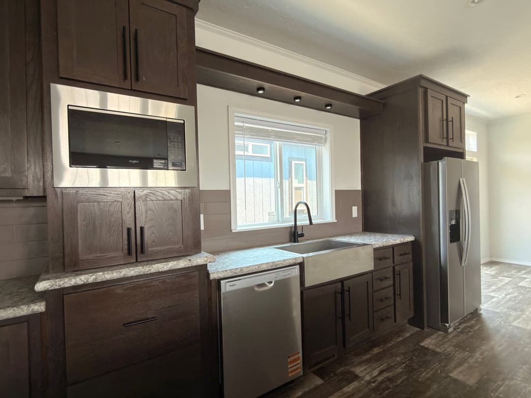 Hidden valley hv4663m interior and kitchen home features