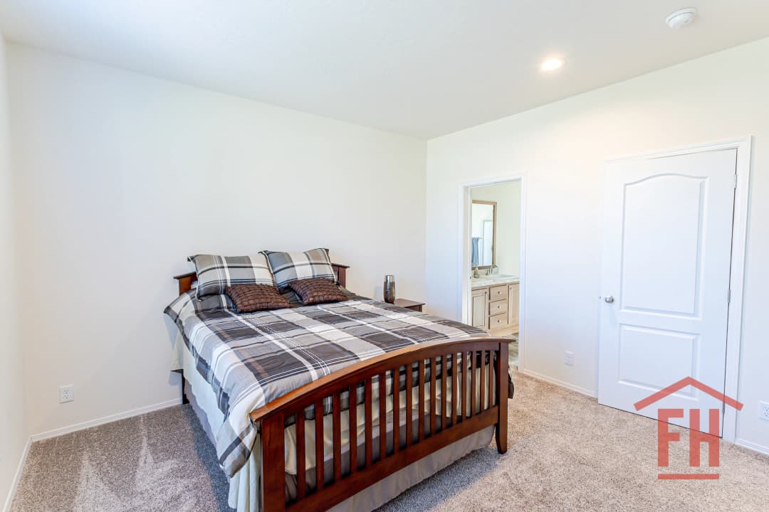 Drm481f interior and bedroom home features