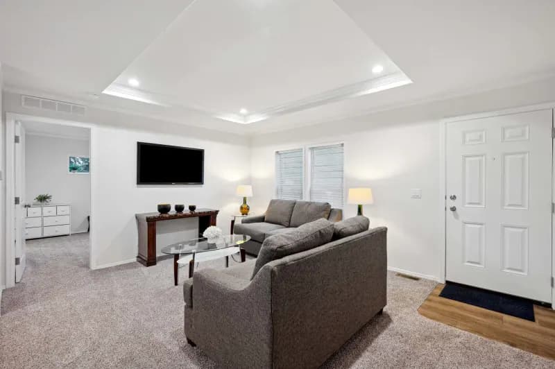 Millcreek 4400-6 interior home features