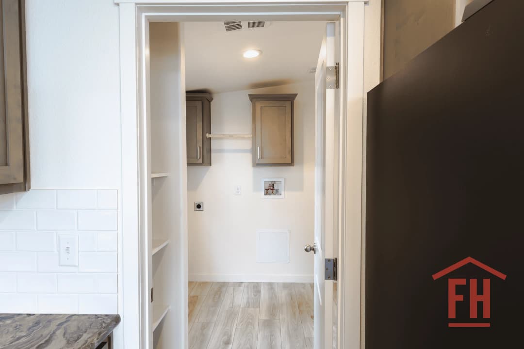Columbia river multi-section 2017 interior home features
