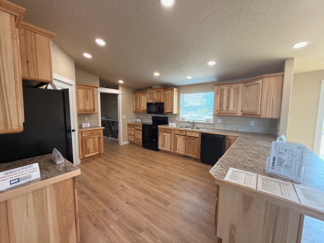 Cedar canyon 2020 interior and kitchen home features