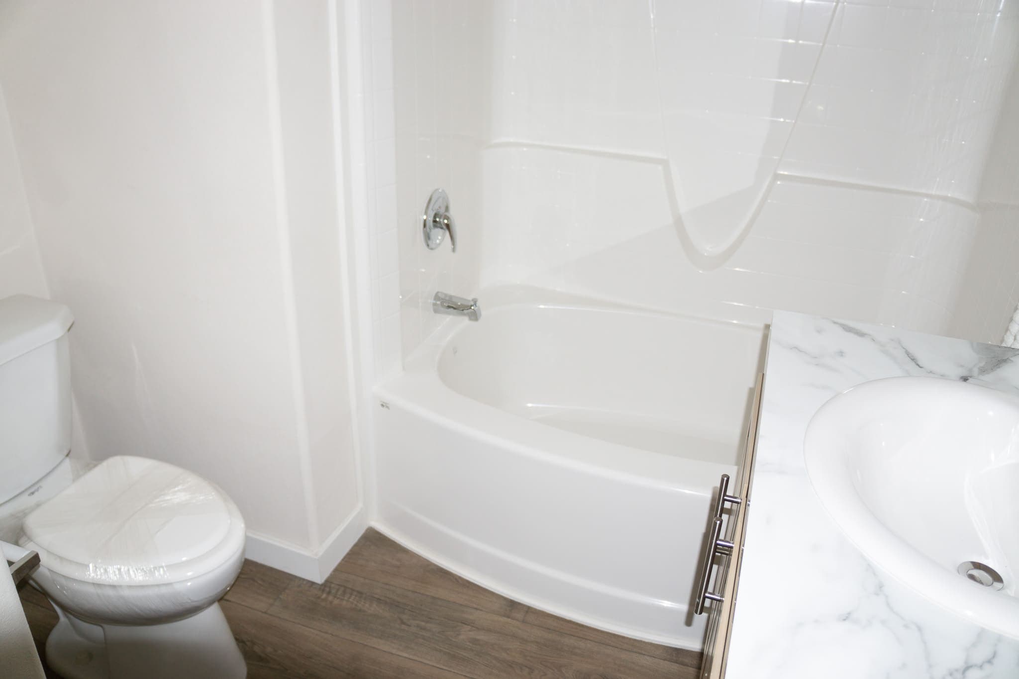 The stanley (28764n) interior and bathroom home features