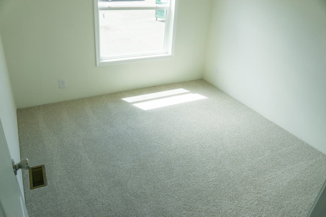 Pure 28604m interior and bedroom home features