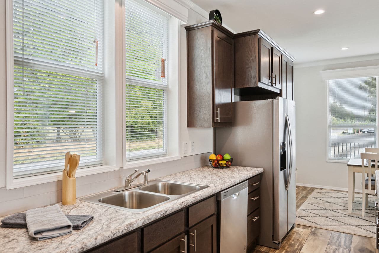 Hillcrest g865 kitchen home features