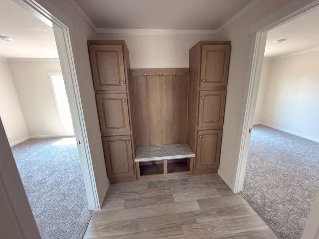 Rhythm series 28664r interior home features