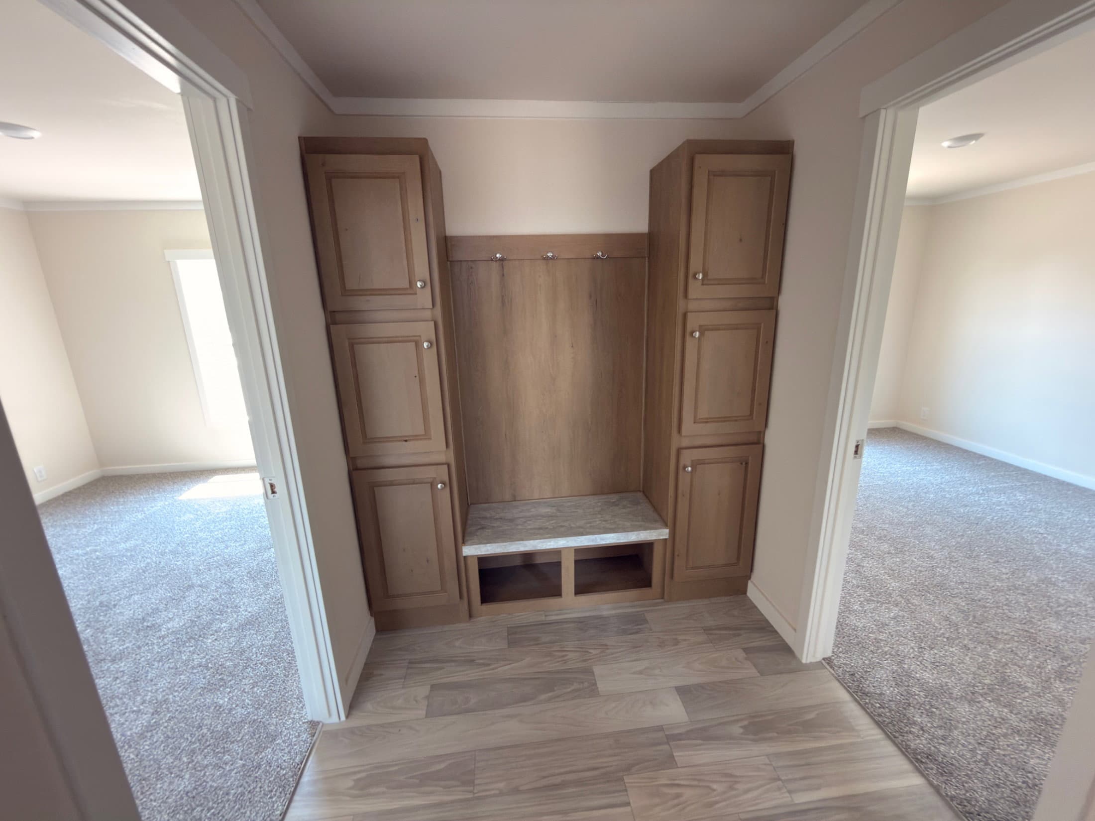 Rhythm series 28664r interior home features