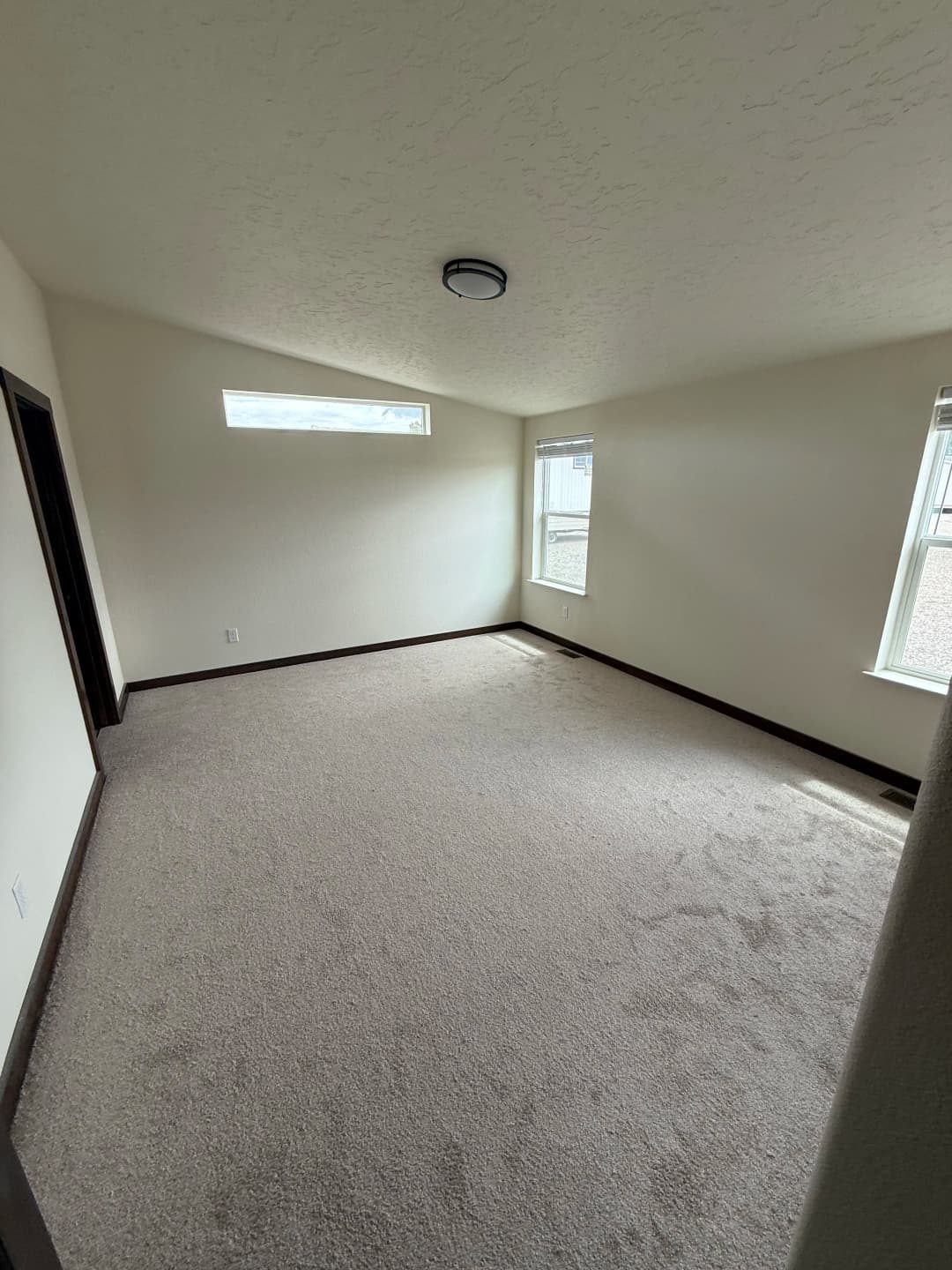 Pinehurst 2514 interior and bedroom home features