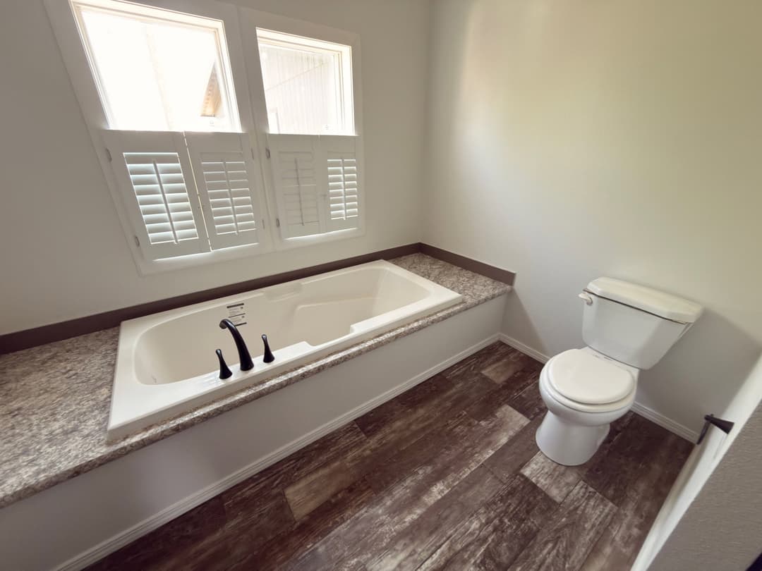 Hidden valley hv4663m interior and bathroom home features