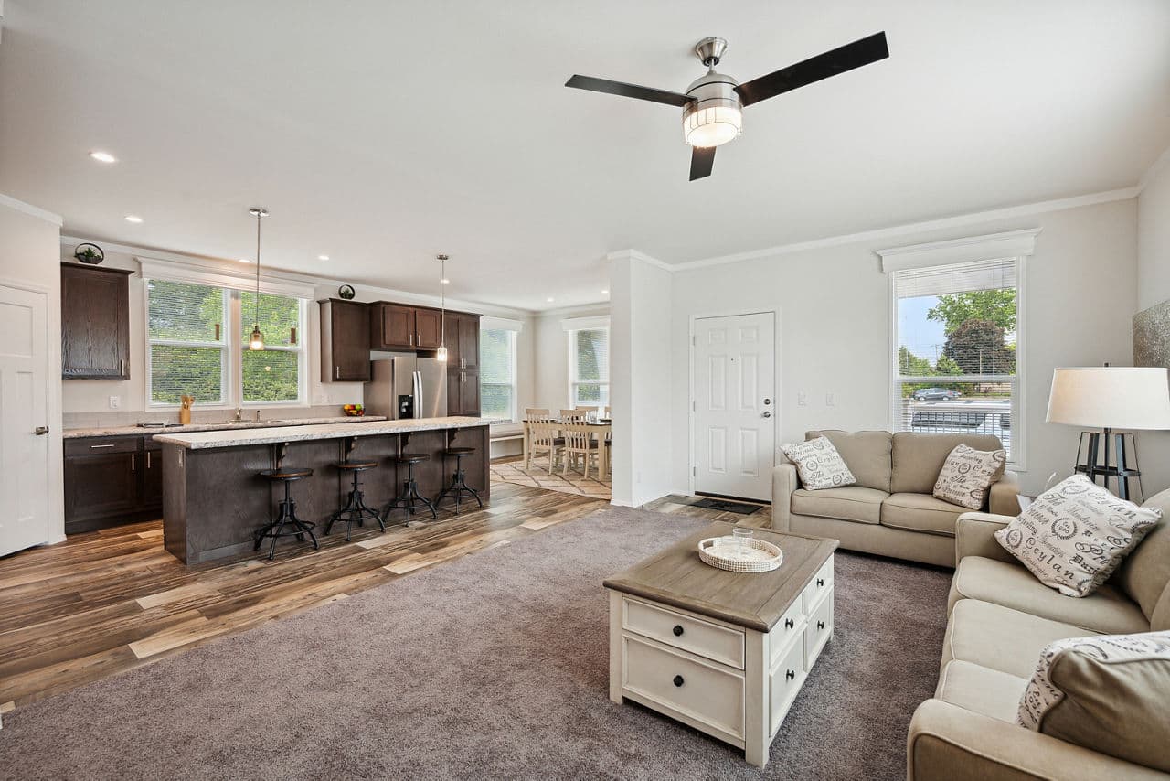 Hillcrest g865 interior home features