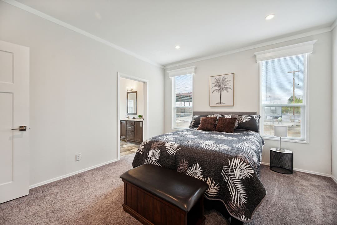 Hillcrest g865 interior home features
