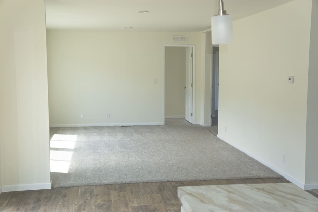 Eagle 28664s interior home features