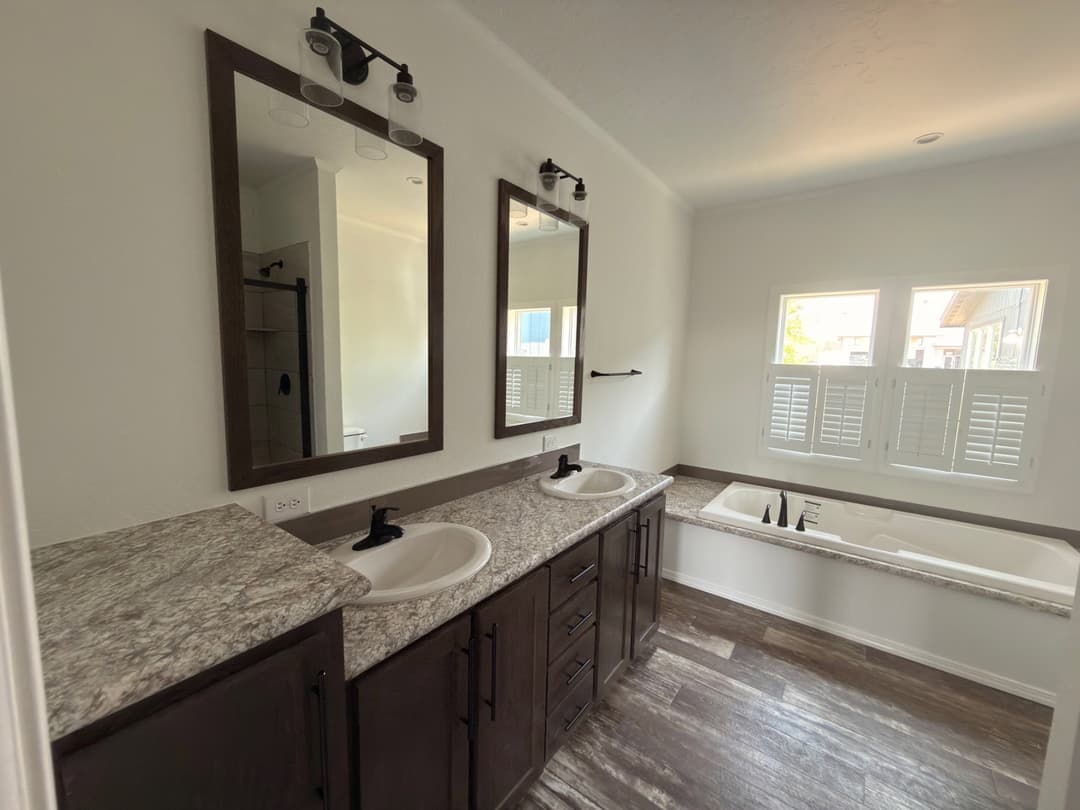 Hidden valley hv4663m interior and bathroom home features