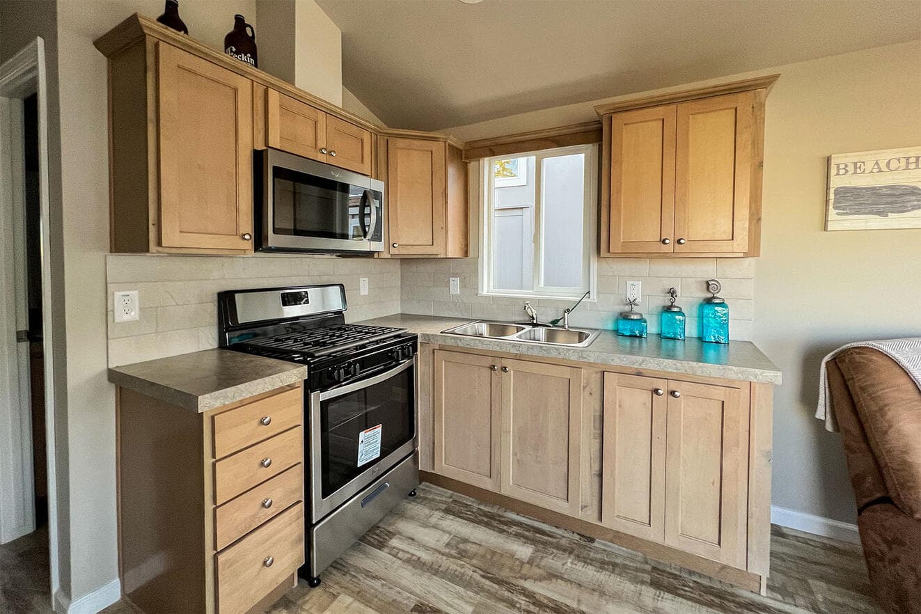 Cascadia value kitchen home features