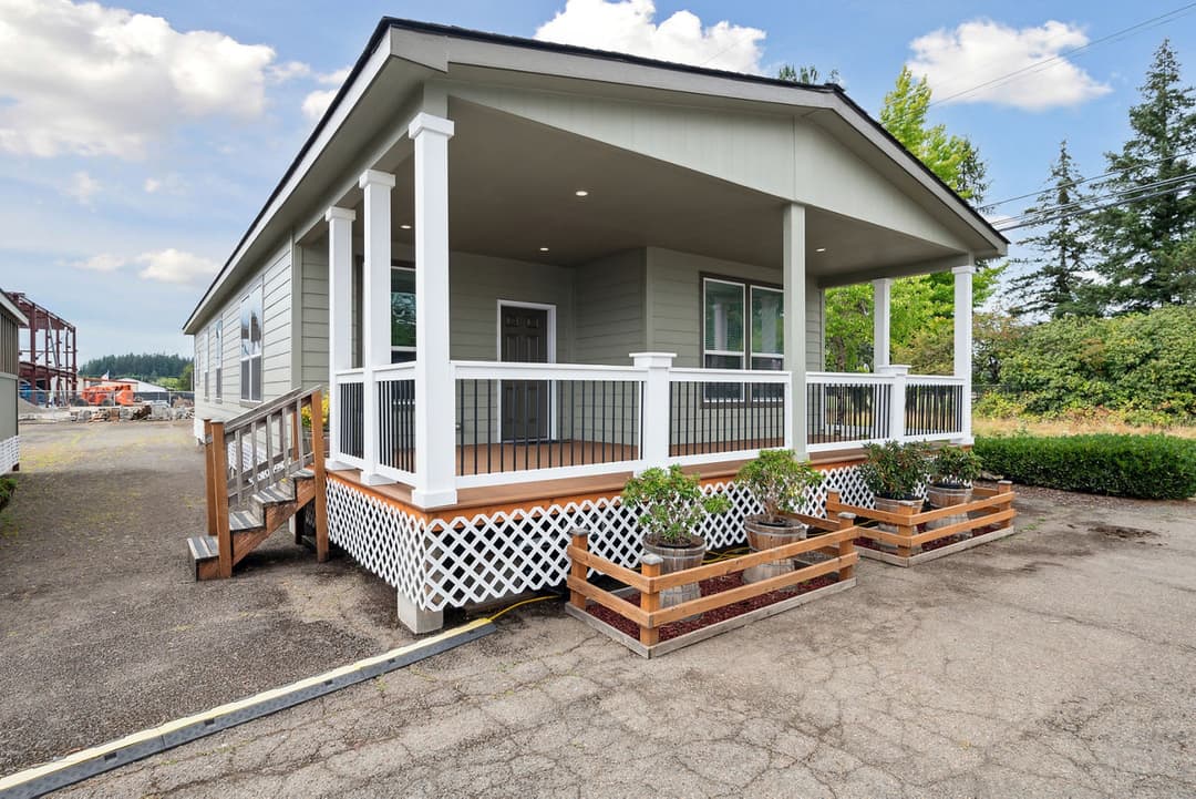 Hillcrest g865 exterior home features