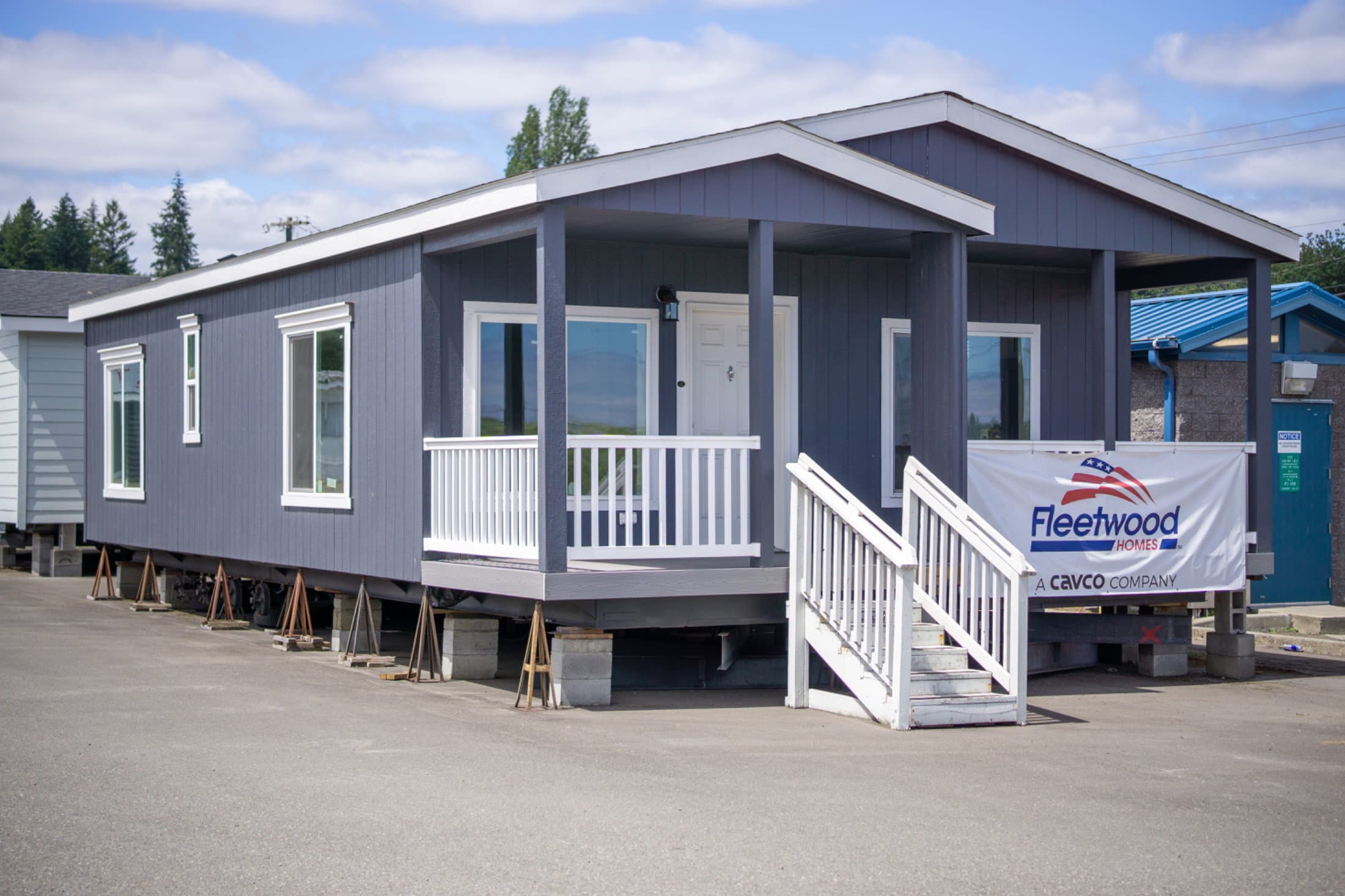 The stratus (24362d) exterior and hero home features