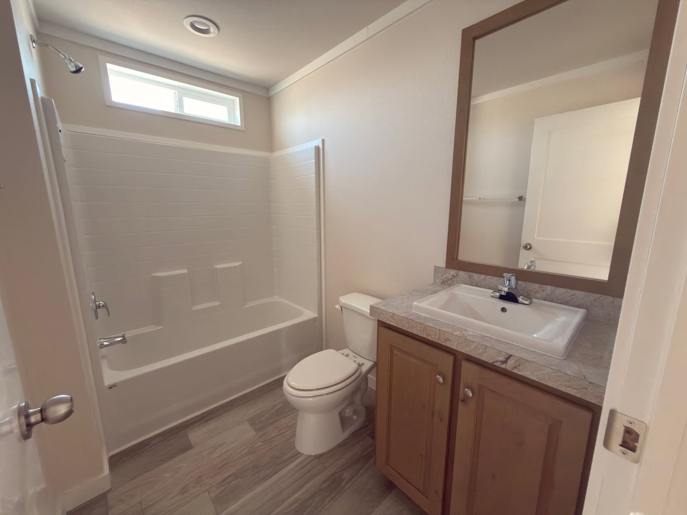 Rhythm series 28664r interior and bathroom home features