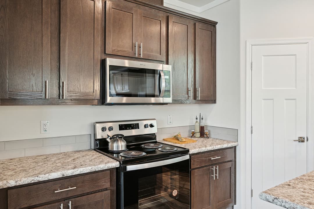 Hillcrest g865 kitchen home features