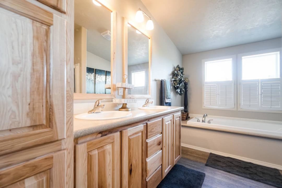 Crystal bay estates cb4603c bathroom home features