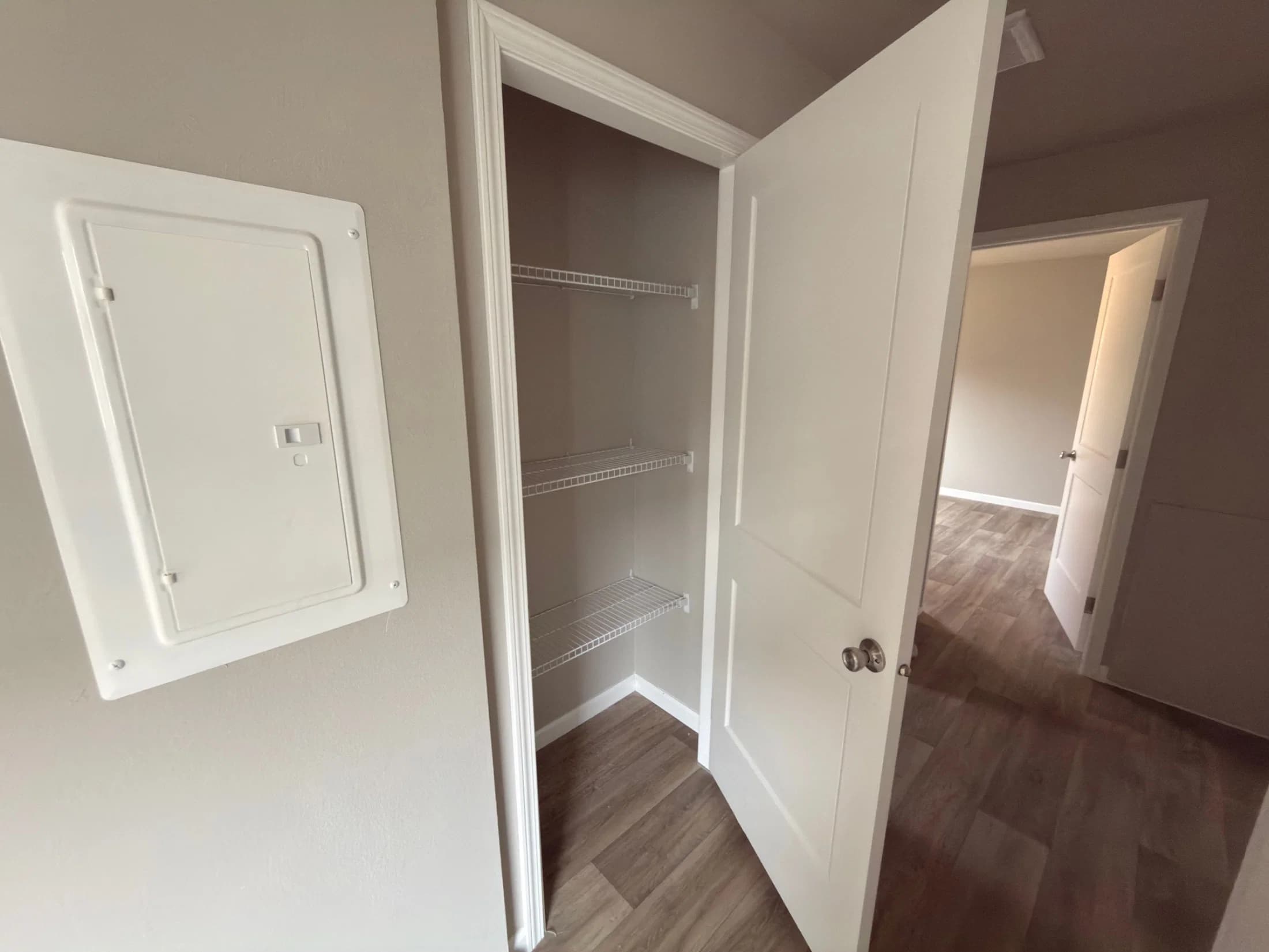 Eagle 14562s interior home features