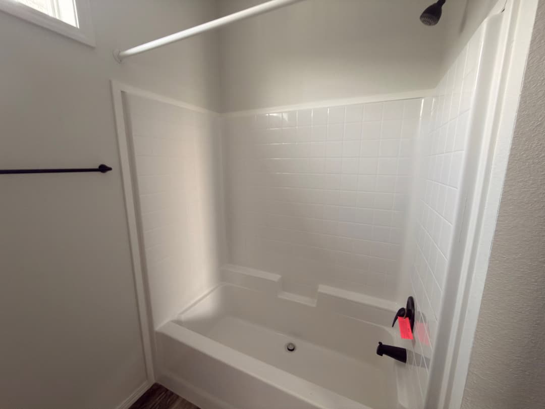 Hidden valley hv4663m interior and bathroom home features